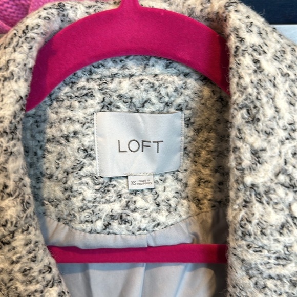 Loft 38% wool white/black/gray boucle long coat size XS - Picture 2 of 3